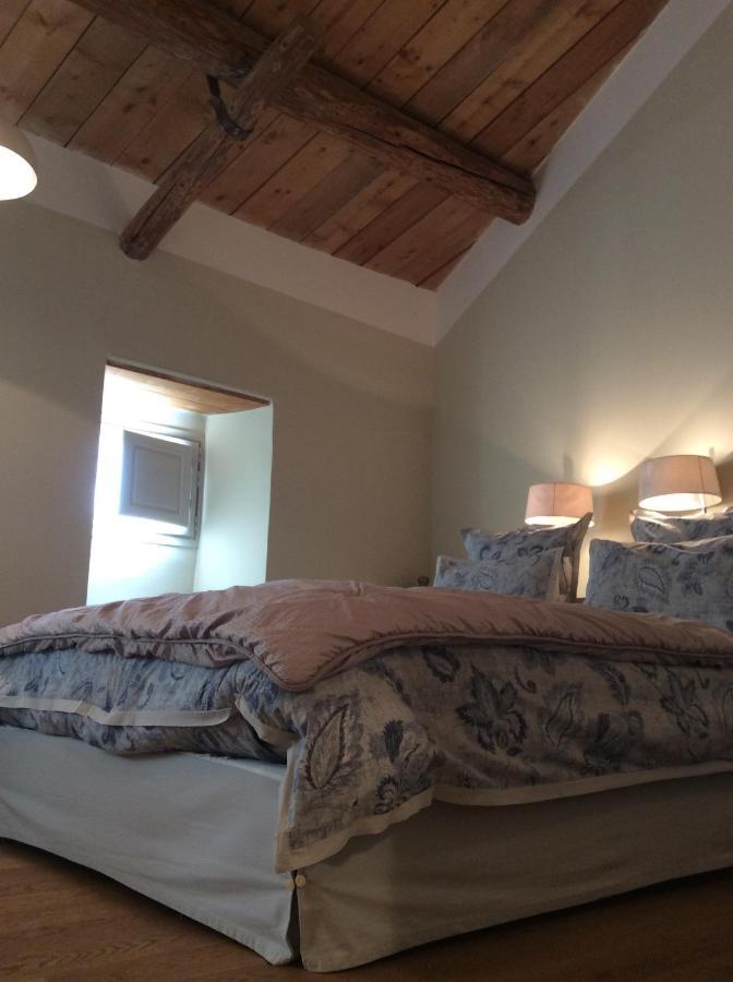 Le Moulin Des Pinchinats Bed and Breakfast Aix-en-Provence Buitenkant foto